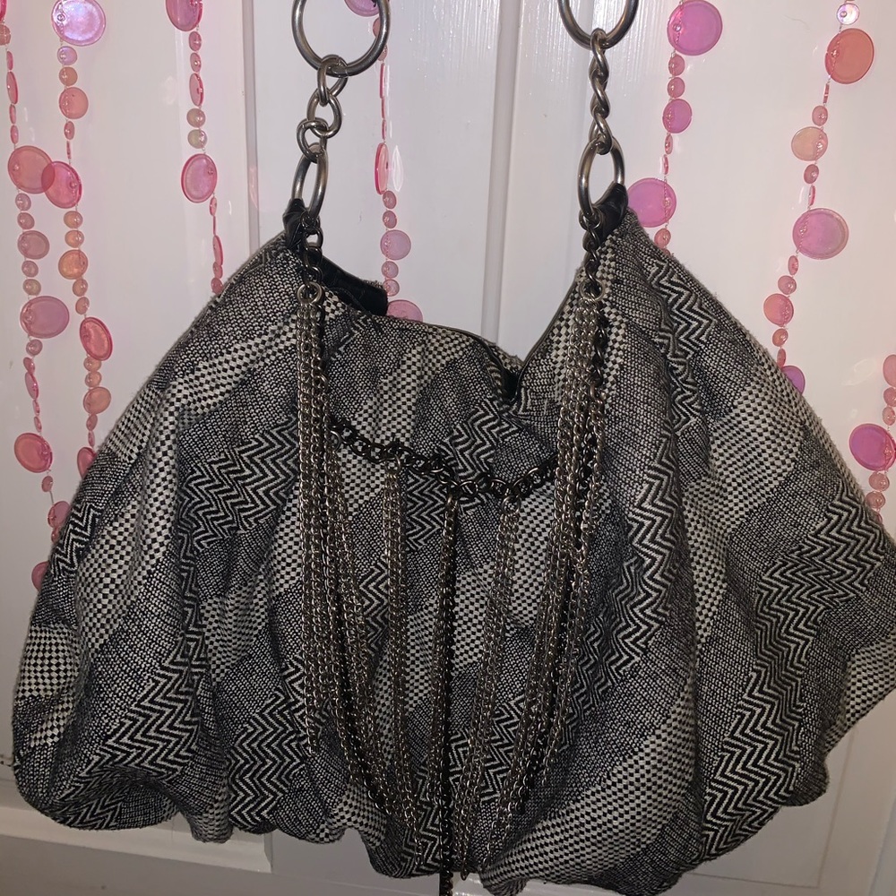 Monochrome Purse w Chains